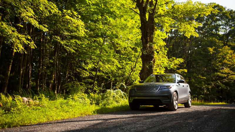 Illustration for article titled The 2018 Range Rover Velar Rolls Like Royalty and Attracts as Much Attention